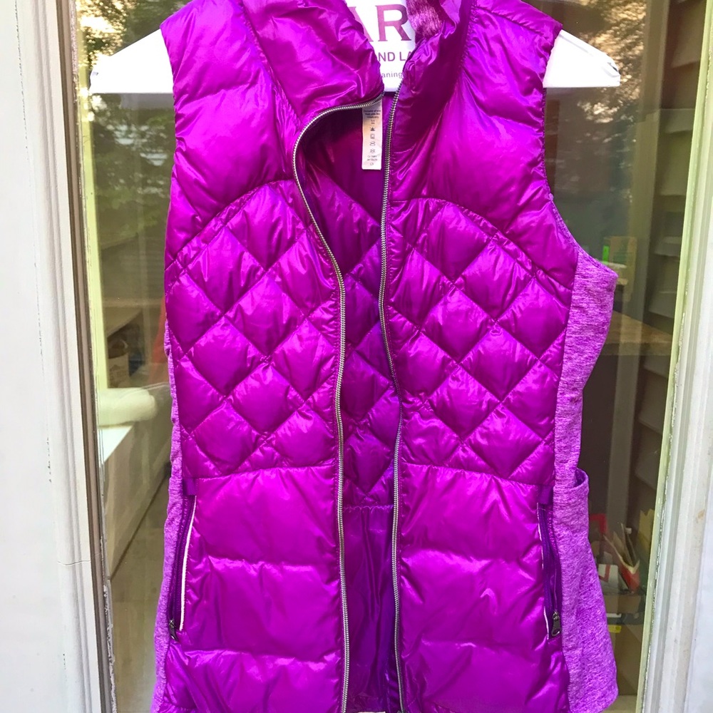 Lululemon Down for a run vest. Size 4.